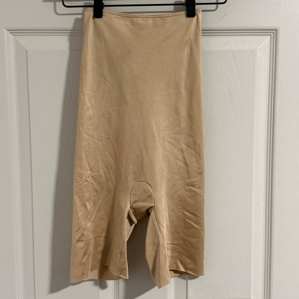 Spanx Simplicity Shapewear Womens Mid Thigh Shorts Small Seamless Compression